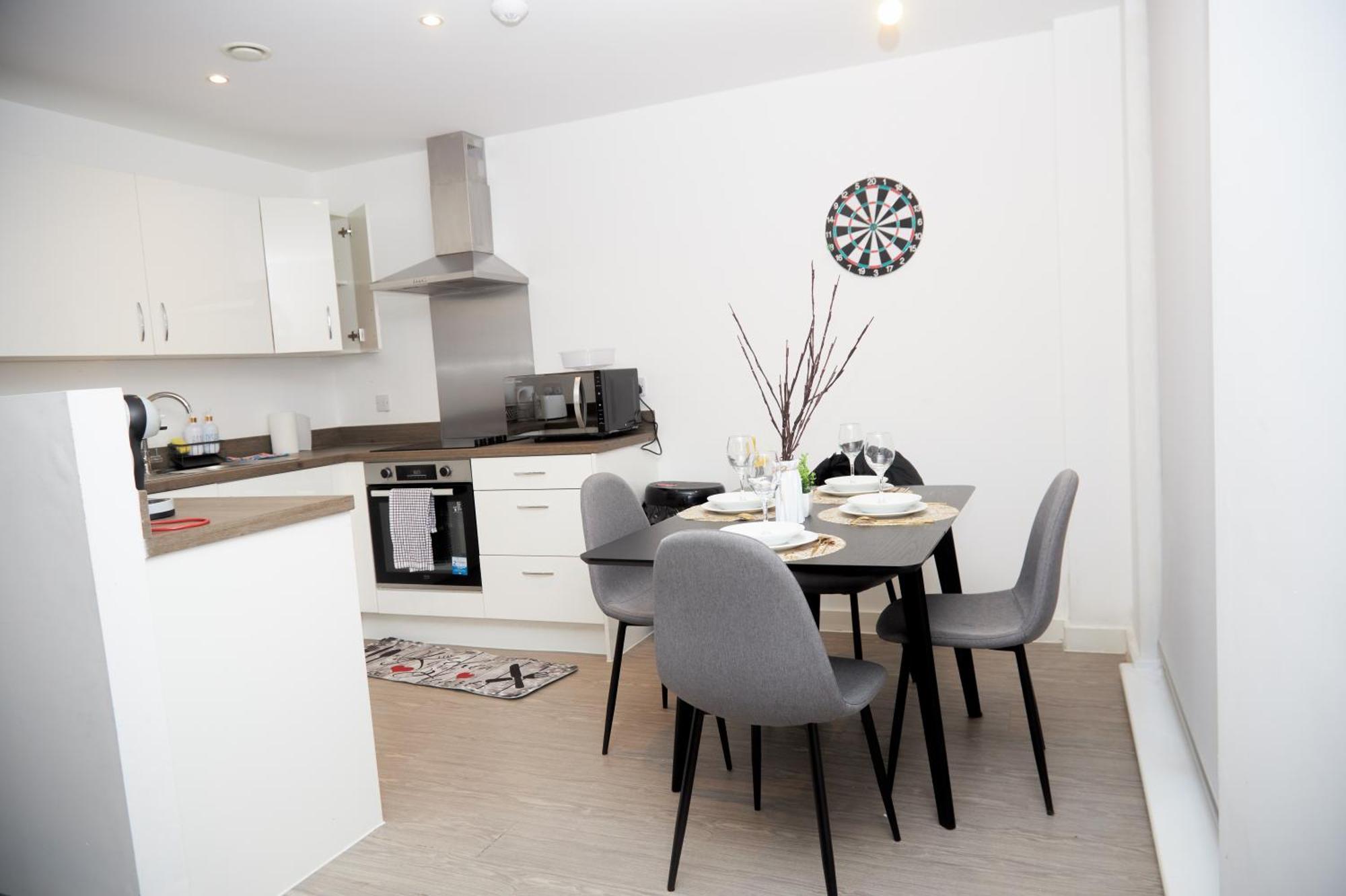 Obi'S House&Suites - Luxury 2Bed Duplex Apartment With Balcony Манчестър Екстериор снимка