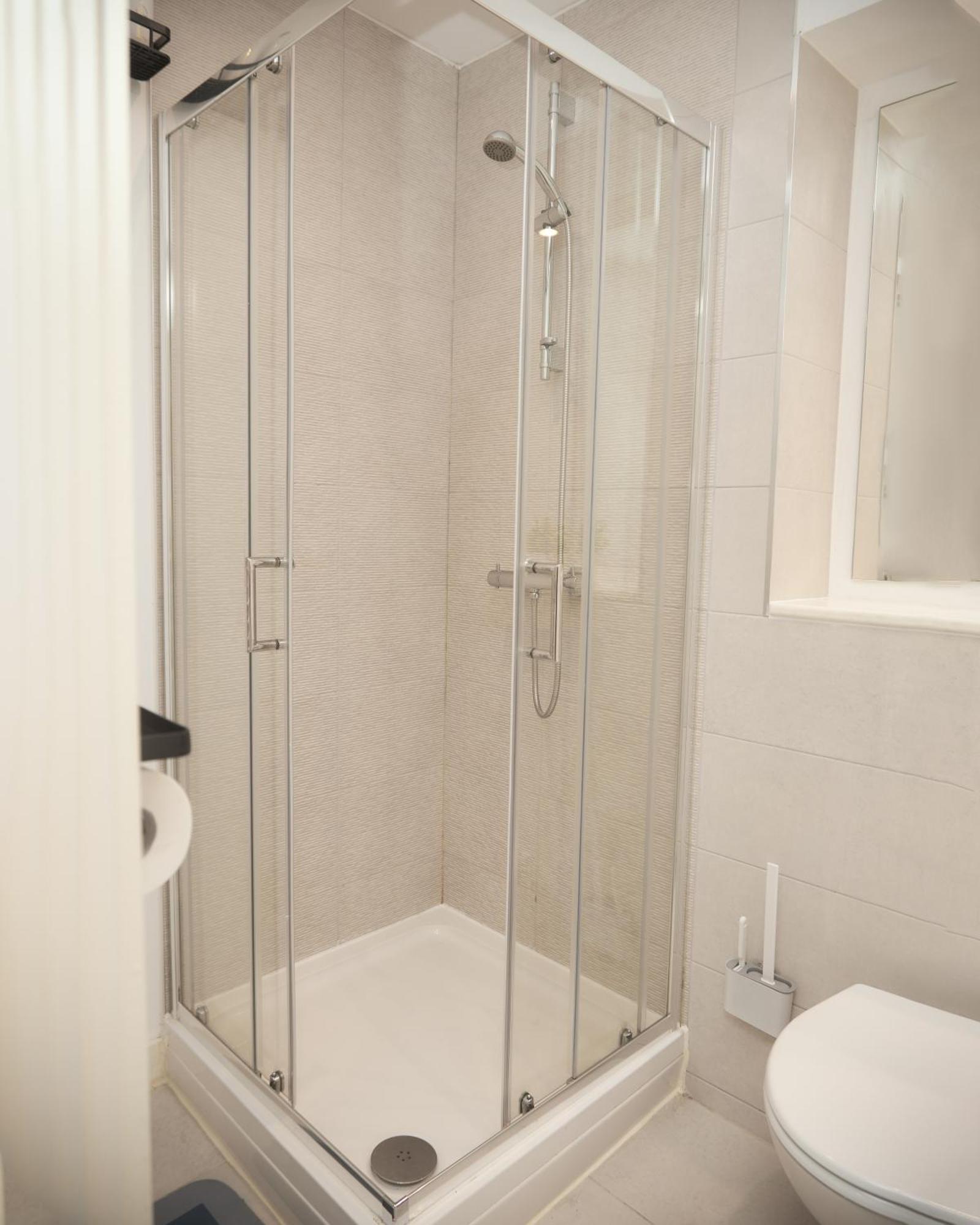 Obi'S House&Suites - Luxury 2Bed Duplex Apartment With Balcony Манчестър Екстериор снимка